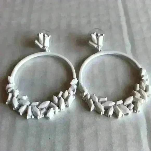 INC new Stone Cluster Drop Earrings in Whi… - Picture 7 of 8
